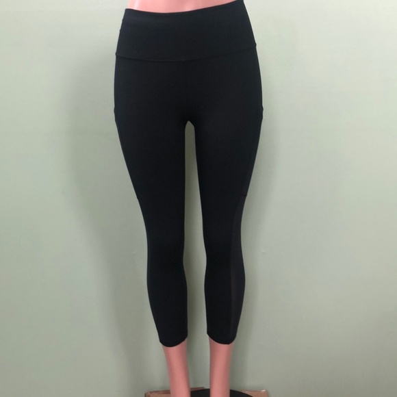 Fabletics Pants - Fabletics Capri Leggings